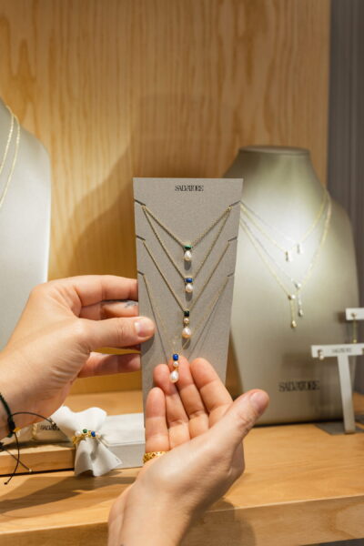 Joyeria en Valencia centro tienda Salvatore Plata calle conde salvatierra 22 Mercado colon