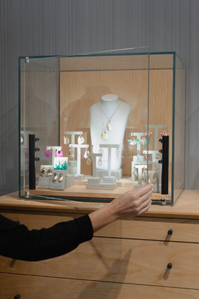 Joyeria en Valencia centro tienda Salvatore Plata showroom