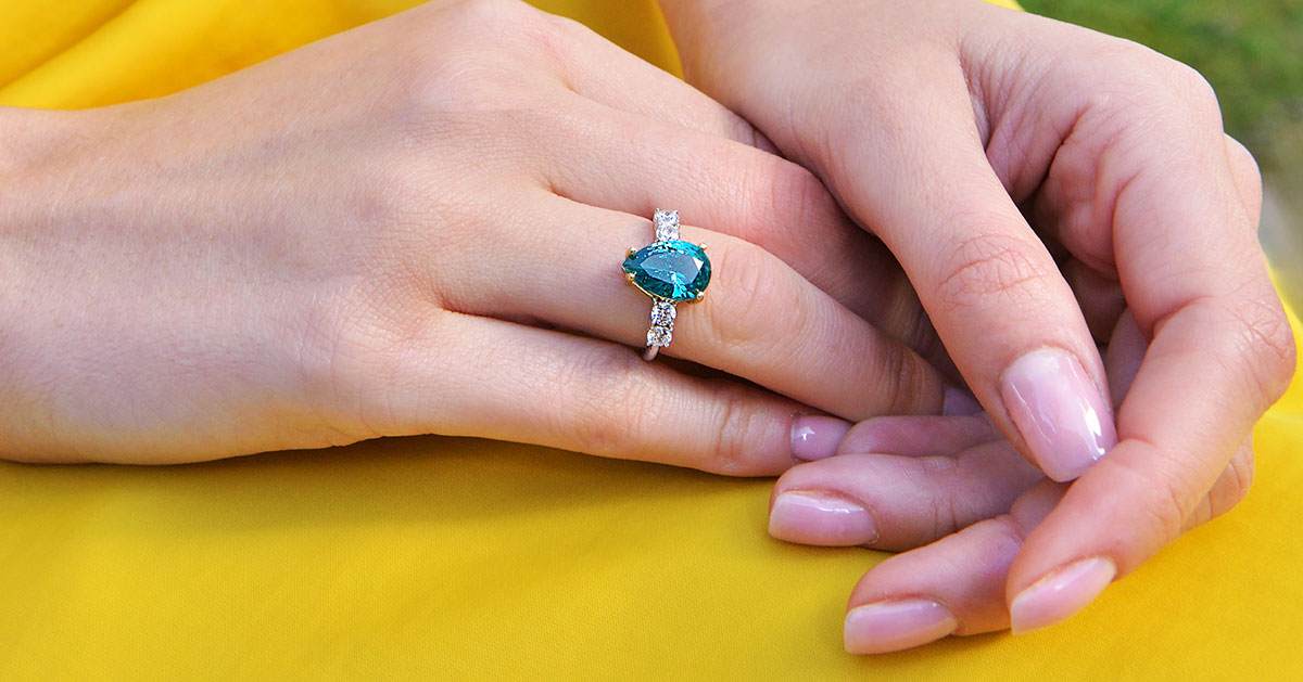 anillos-de-plata-con-piedras-para-mujer_