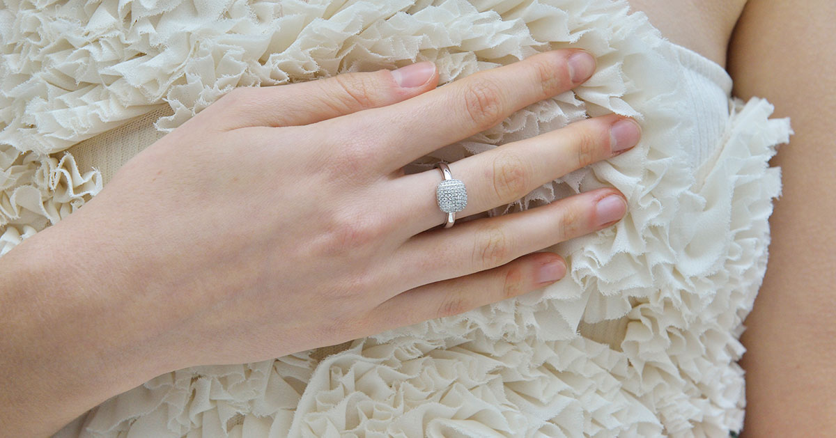 anillos-de-plata-con-piedras-para-mujer_ciconitas-blancas_