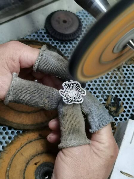 pendientes de flor grandes, proceso de fabricacion circonitas