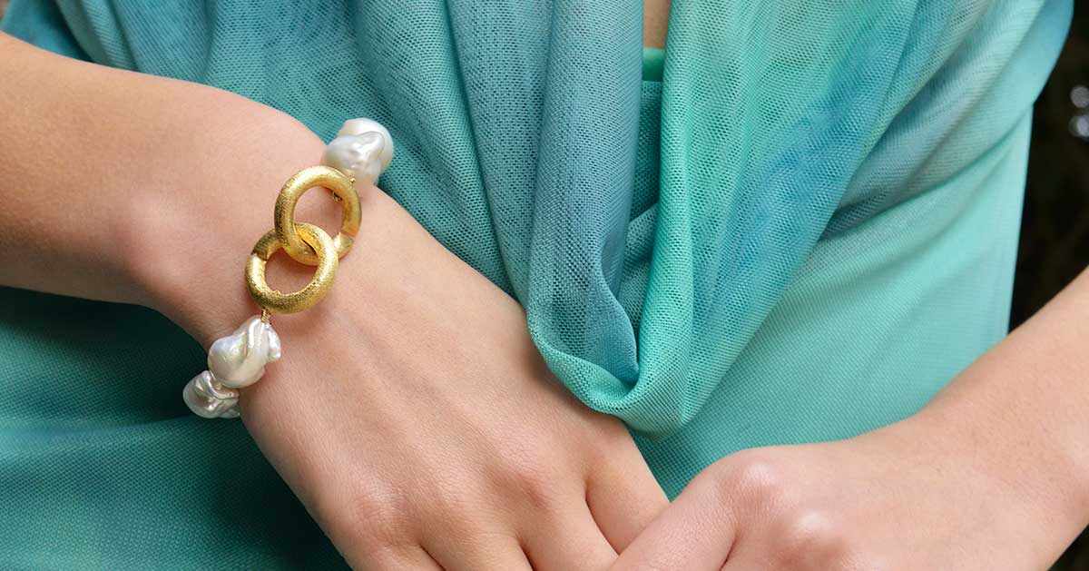 Pulsera de perlas naturales en plata y baño de oro