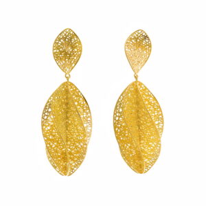 Pendientes dorados para boda largos con volumen